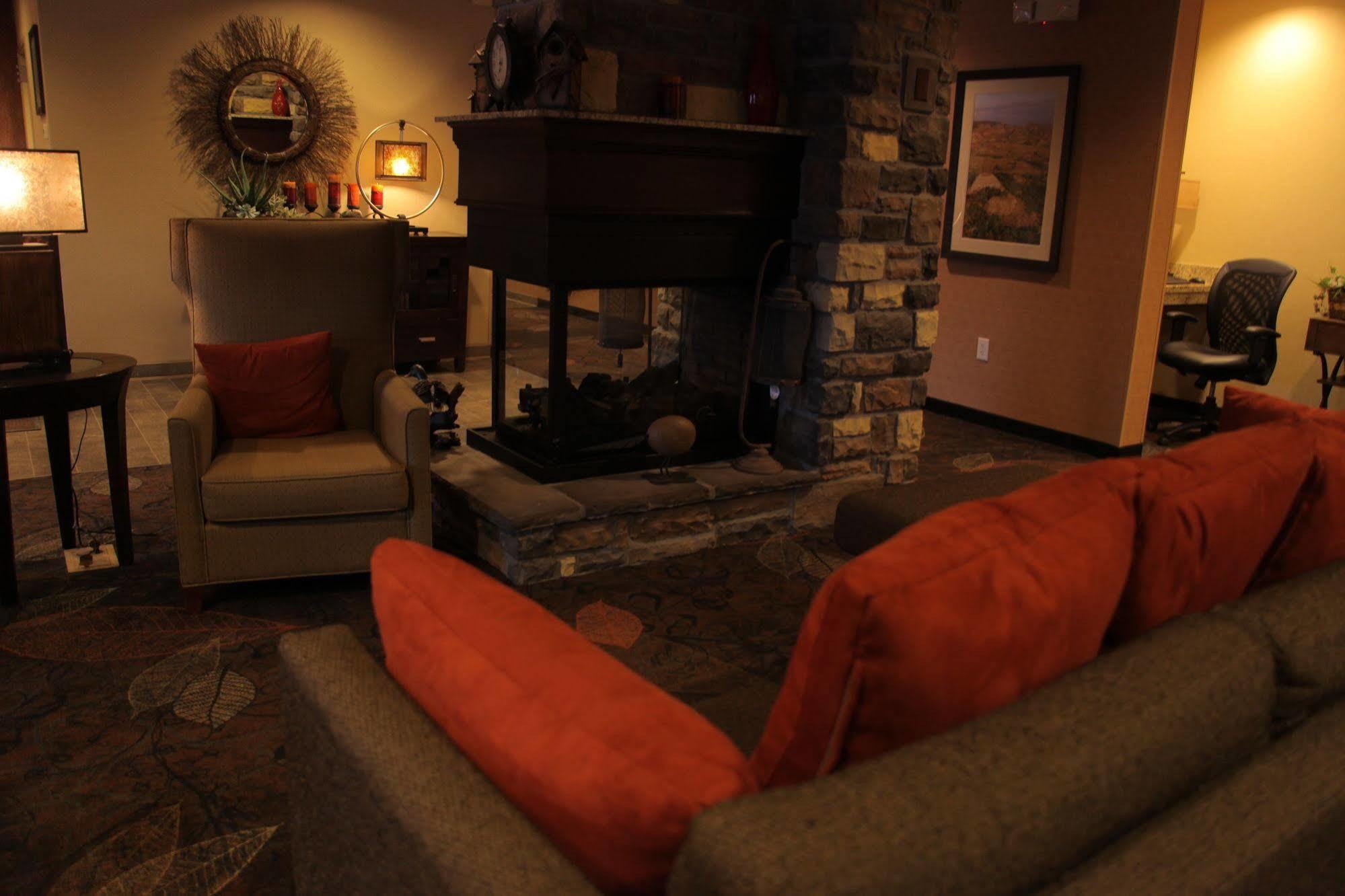 Little Missouri Inn & Suites Watford City Екстер'єр фото