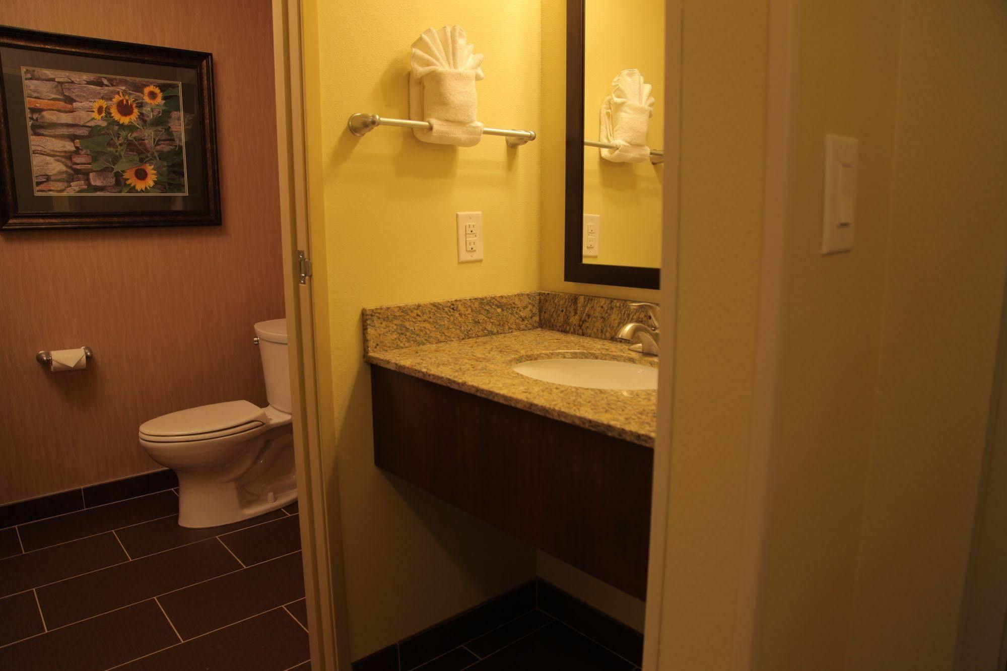 Little Missouri Inn & Suites Watford City Екстер'єр фото