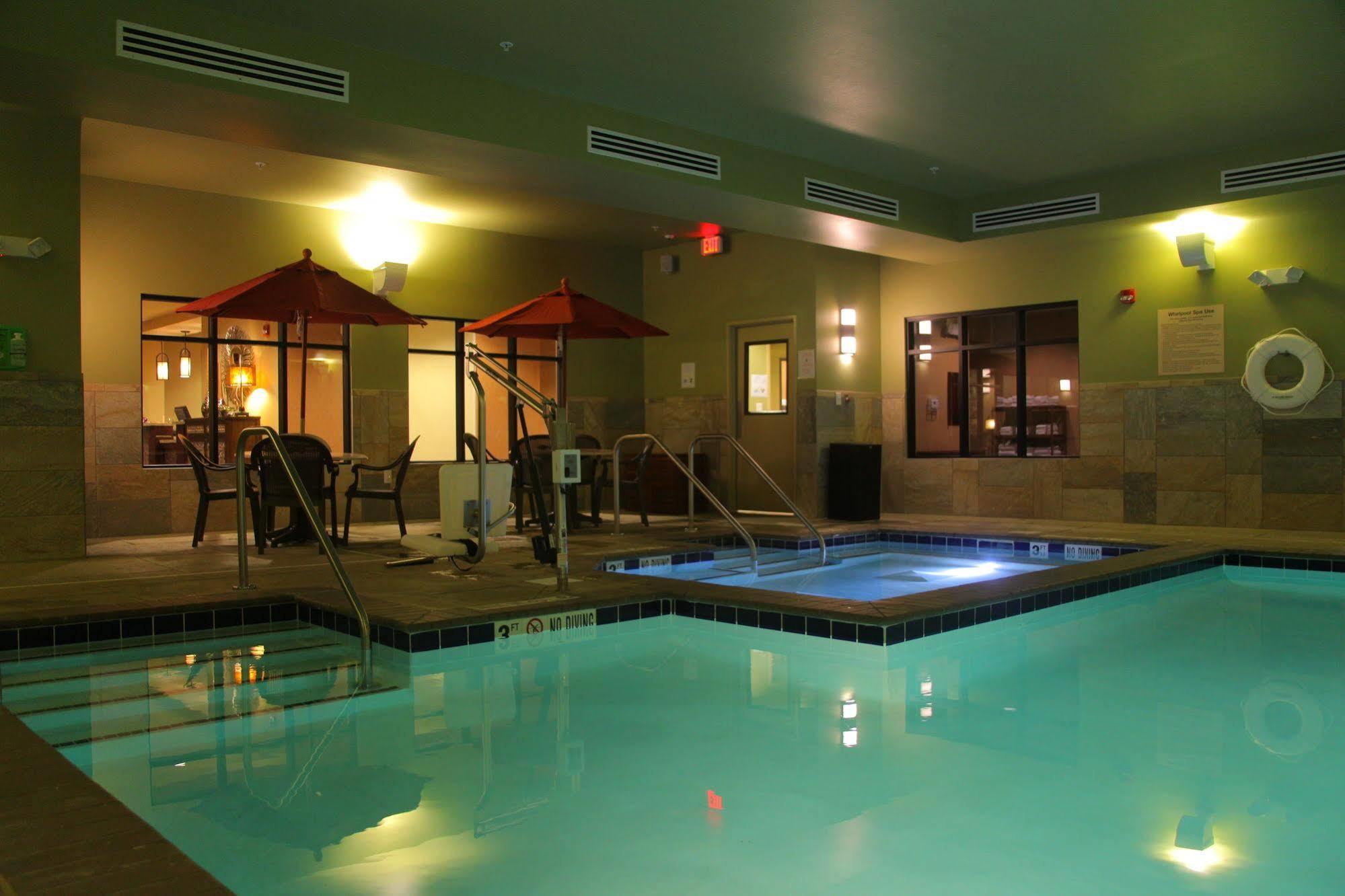 Little Missouri Inn & Suites Watford City Екстер'єр фото