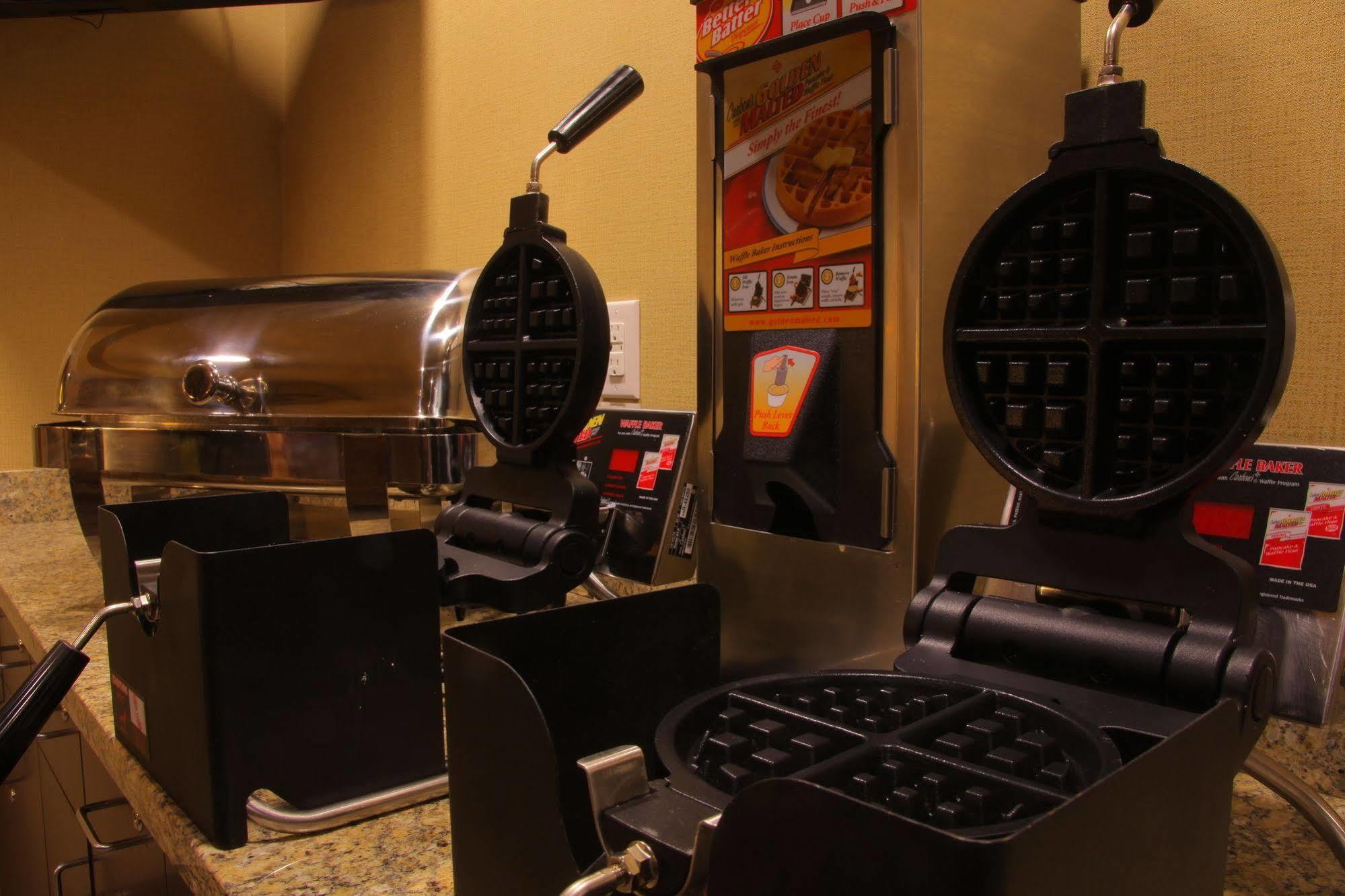 Little Missouri Inn & Suites Watford City Екстер'єр фото